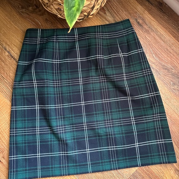 LOFT Green and Black Plaid Mini Skirt - Picture 4 of 7